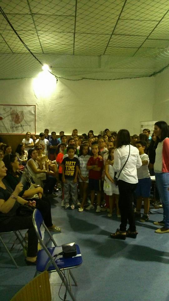 Cambridge recibieron entusiasmados sus titulos00